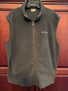 Columbia fleece vest